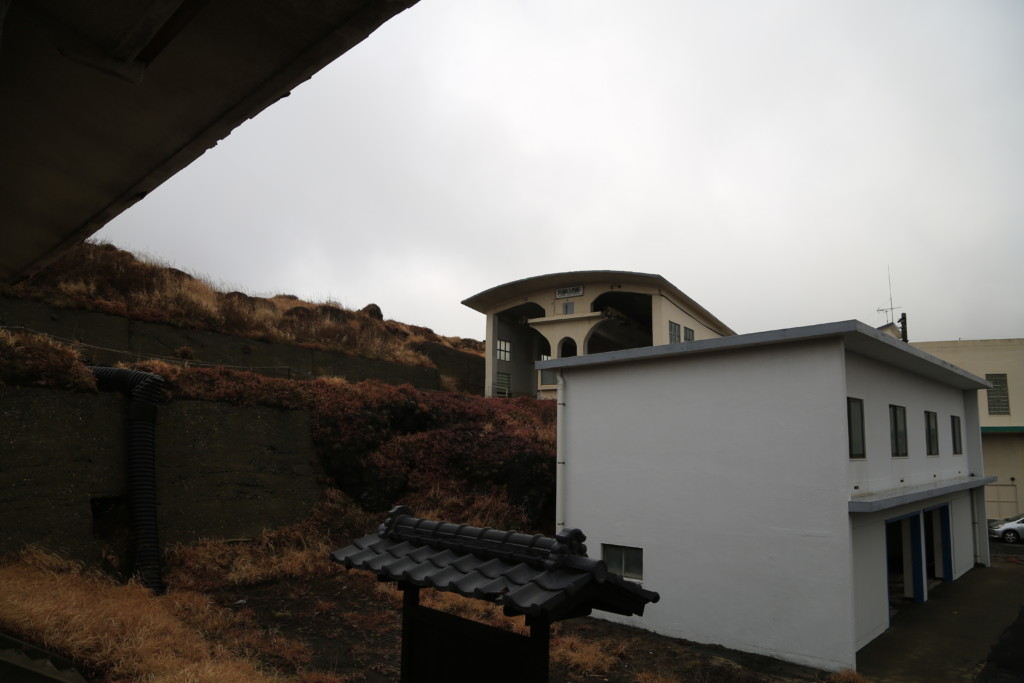 ロープウェイ撤去後の駅舎跡