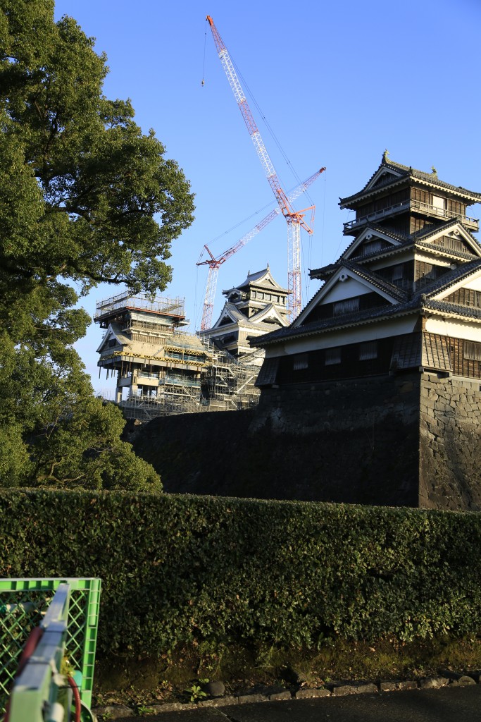立ち入り禁止となっている熊本城内の通路