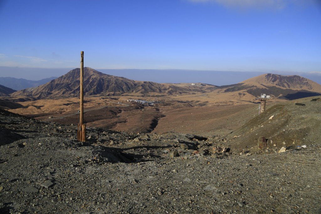 中岳方面への道