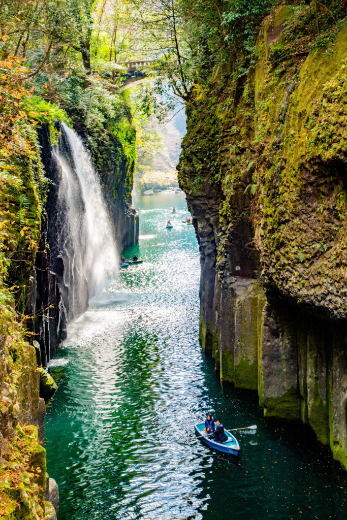遊歩道から見下ろす高千穂峡