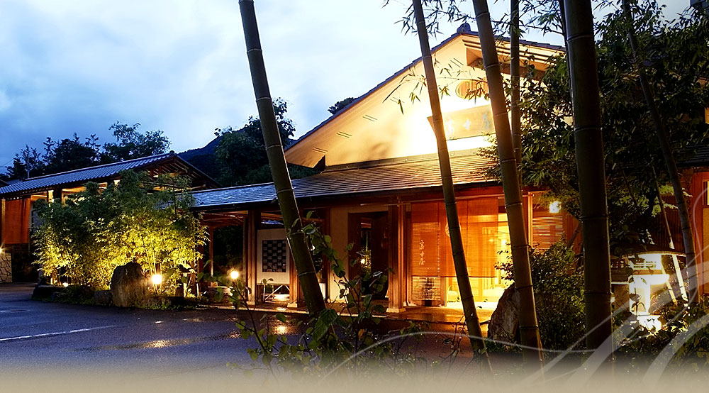 岩室温泉 富士屋の露天風呂（公式HPより）