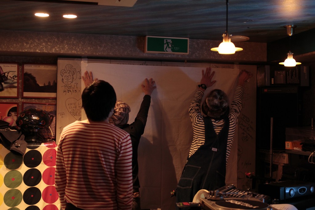 _MG_5803 会場準備の布