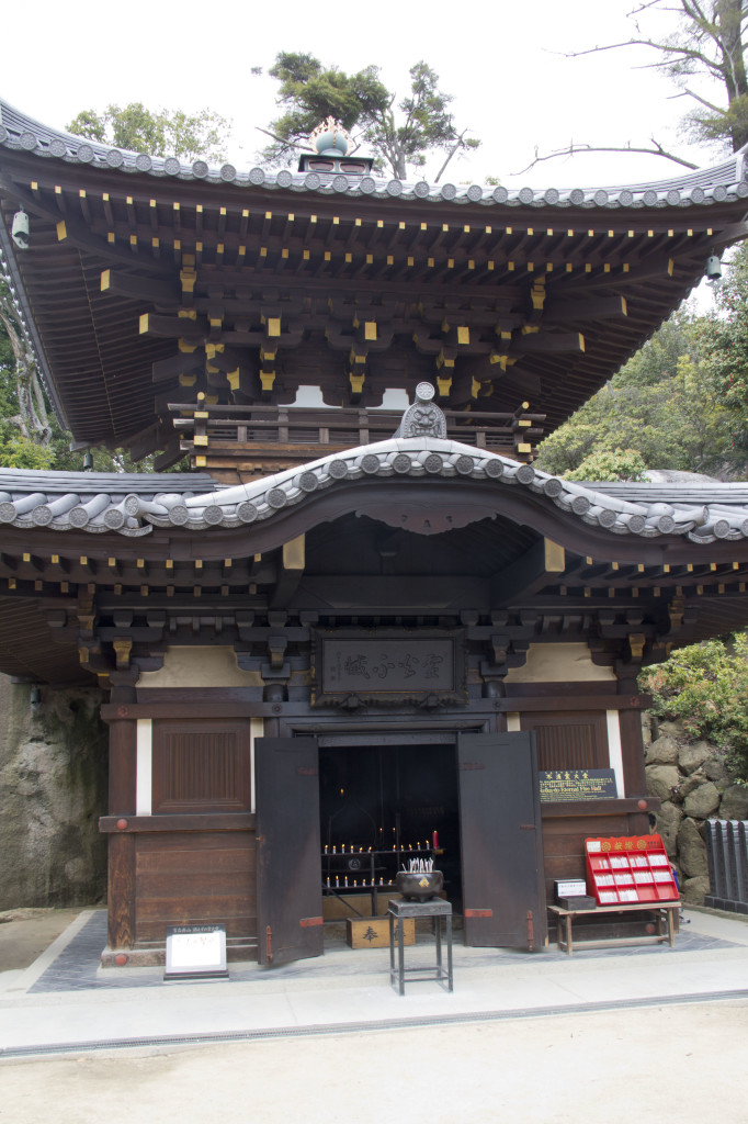 下山途中の寺院2